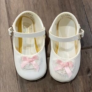 5 for $25 Vintage baby shoe Mary Jane white